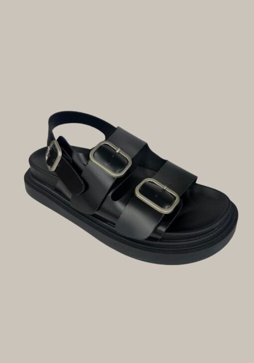 Sandalias cerradas con hebillas